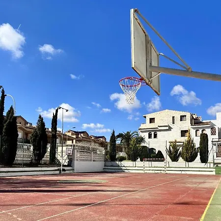 Сasa de vacaciones Junto A La Playa En Urbanización Cerrada Puerto Marino